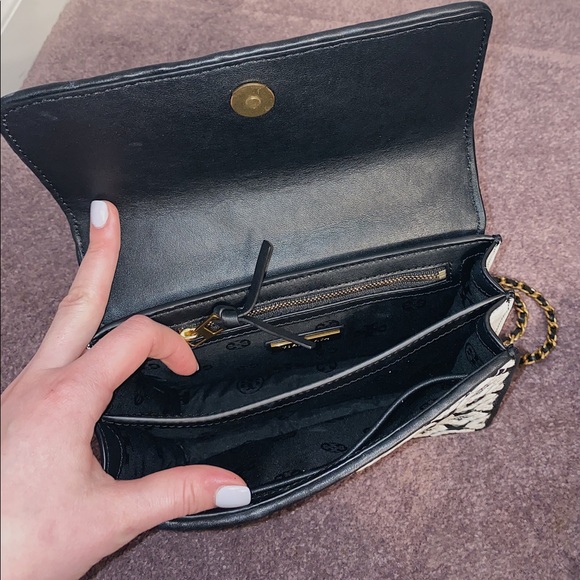 TORY BURCH Robinson Woven Leather Chain Wallet Crossbody Black/Ivory Giftbag - Picture 4 of 5